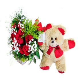 Buqu� com 15 rosas e pel�cia Alessandra