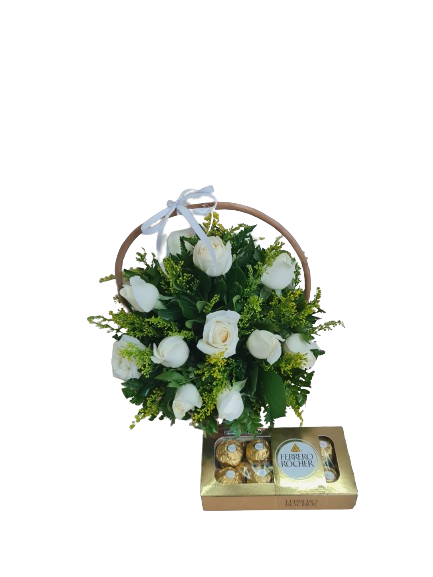 Cesta com 15 rosas brancas e chocolate