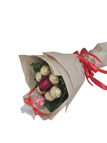 Buqu� com rosa unit�ria e bombons