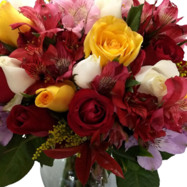 Buqu� com flores e cores diversas 