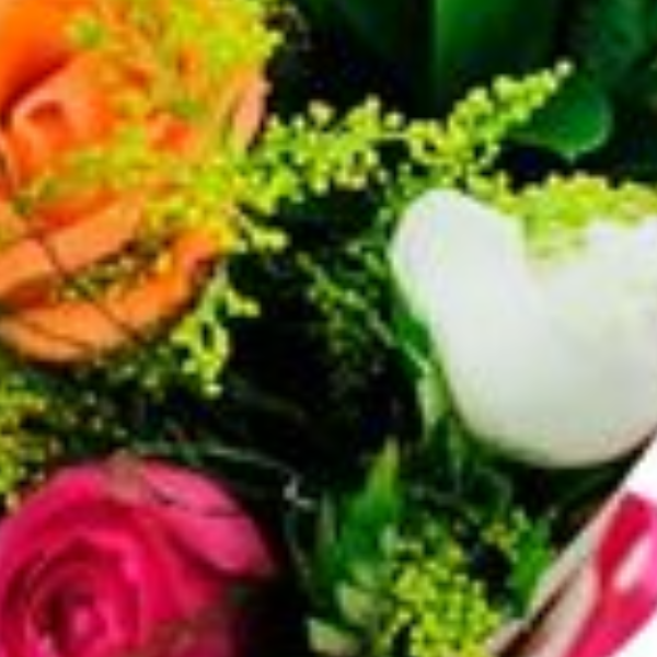 Buqu� 8 rosas coloridas